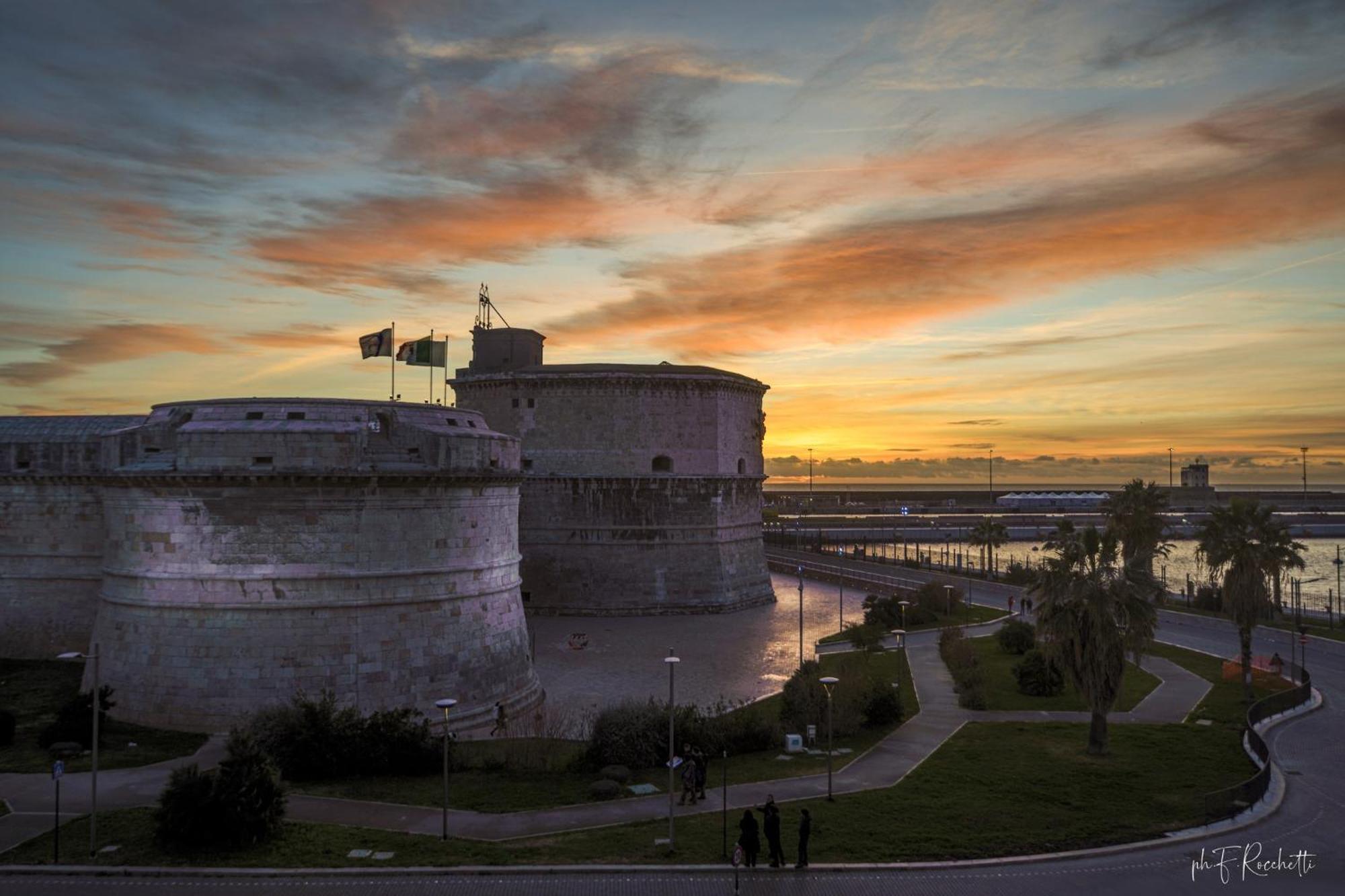 La Dolce Vita Civitavecchia Luaran gambar